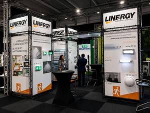 Linergy Booth - Demo Towers + Bridge